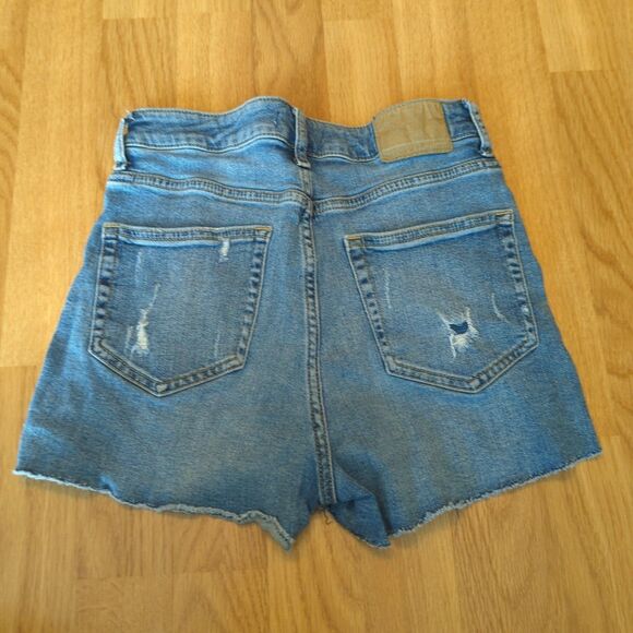 H&M Denim Jean Shorts Womens 4 Blue Cutoff Medium Wash Distressed Summer - Picture 2 of 6